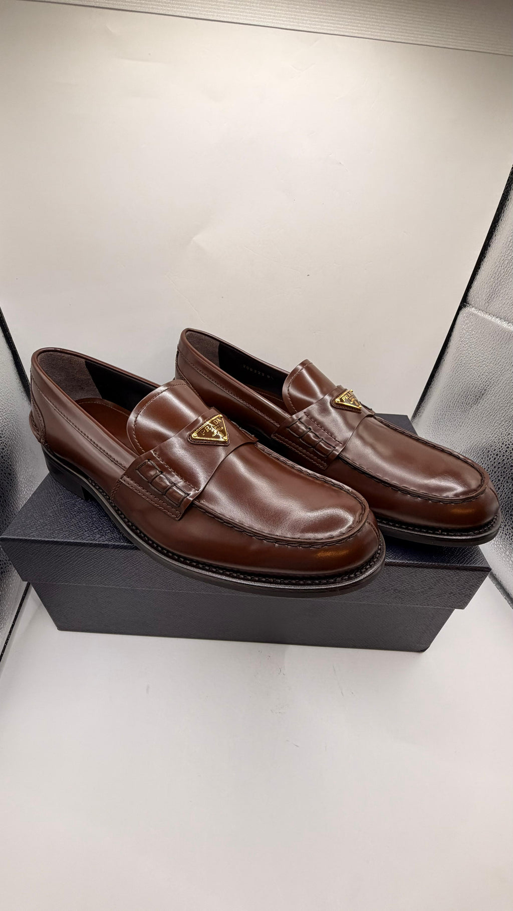 Prada calzature uomo men’s loafers