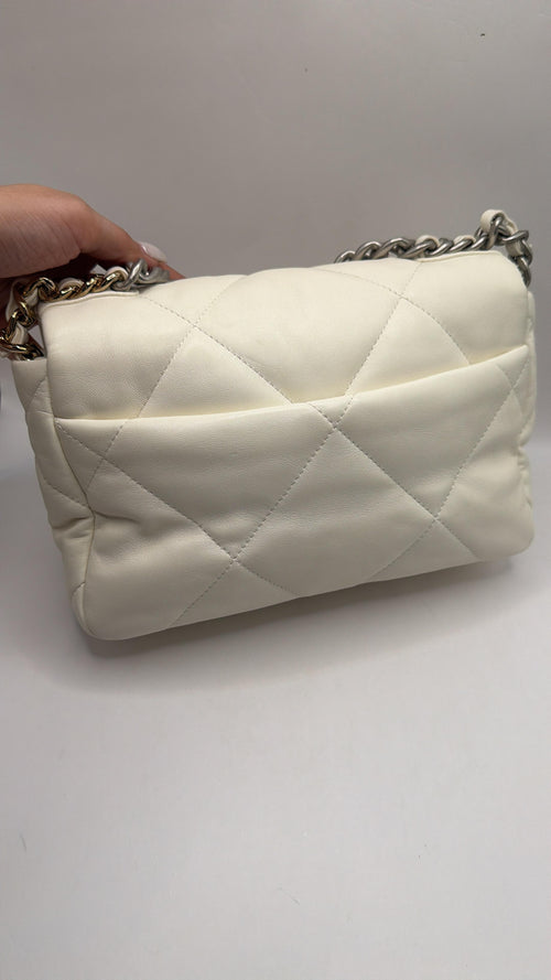 Chanel 19