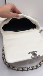Chanel 19