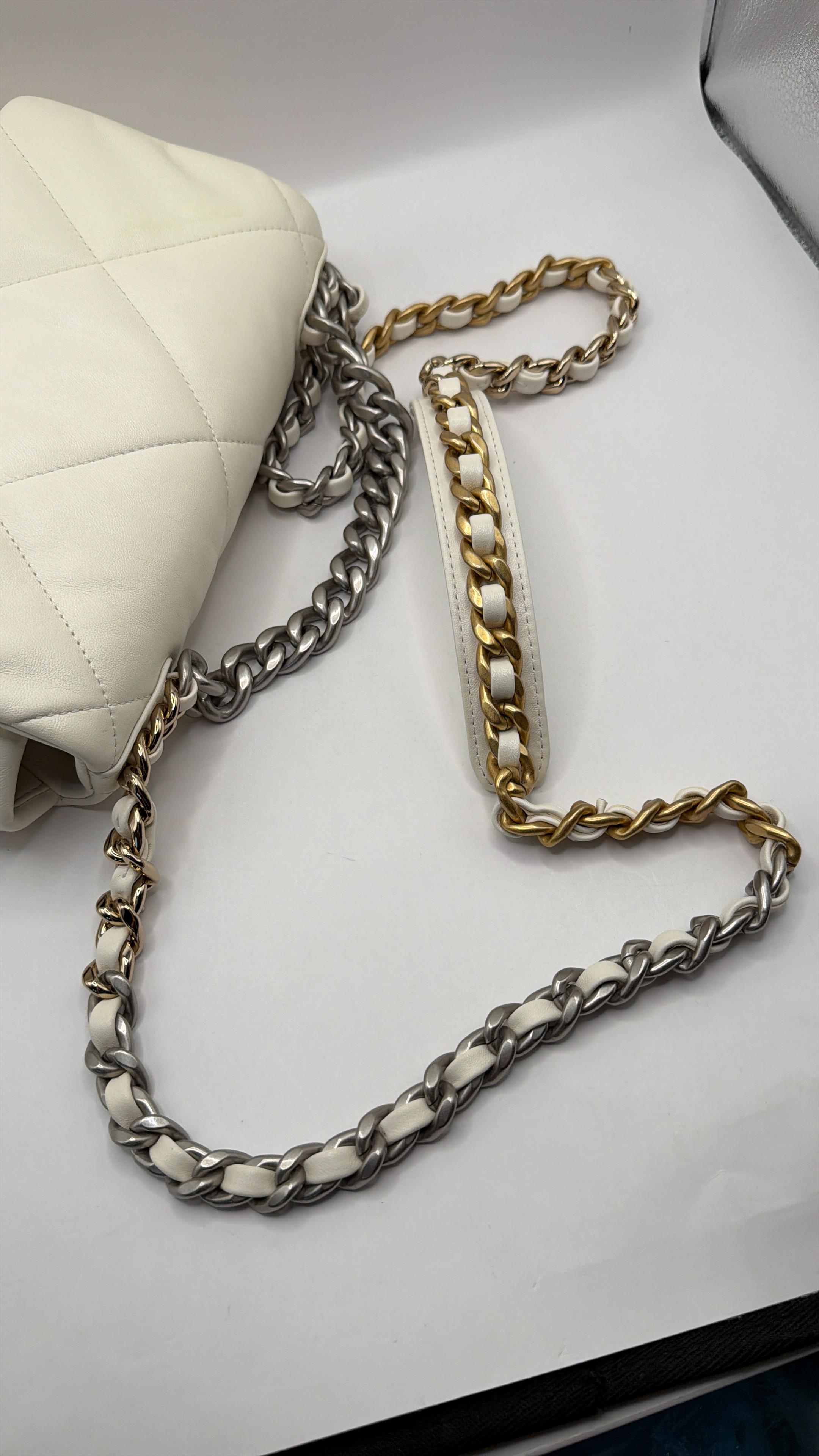 Chanel 19
